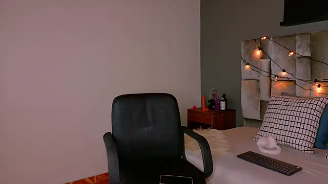 JenaCooper  online show from November 13, 2:54 am