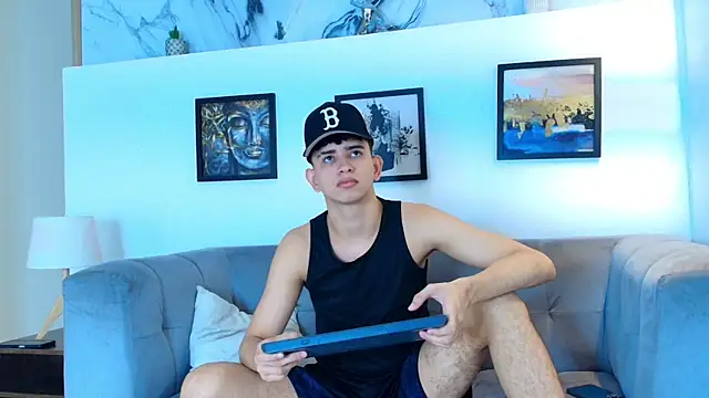 TWINKS FRIENDS online show from April 10, 1:28 pm