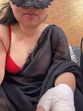 Iampriyaaa15 online show from February 17, 6:35 am