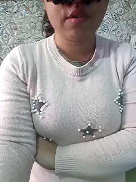 Iampriyaaa15 online show from December 18, 5:45 am