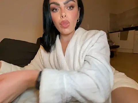 FrancescaXO online show from April 10, 8:15 pm