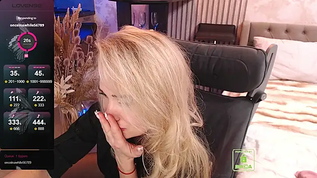 FreeBerryMILF online show from February 14, 10:45 pm