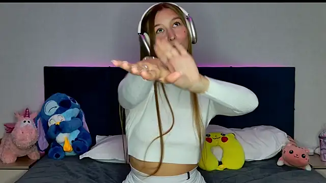 MissEmilyMiller online show from October 2, 4:45 pm