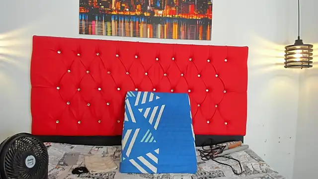 carolinacrus01 online show from October 31, 7:29 pm