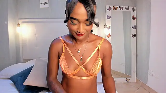 Snapshot of EsmeraldaNyx chatting on September 12, 9:00 pm EsmeraldaNyx online show from September 12, 9:00 pm