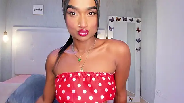 Snapshot of EsmeraldaNyx chatting on October 3, 10:15 pm EsmeraldaNyx online show from October 3, 10:15 pm