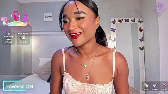 Snapshot of EsmeraldaNyx chatting on September 17, 9:02 pm EsmeraldaNyx online show from September 17, 9:02 pm