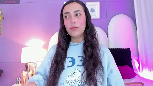 my aleja  online show from October 22, 3:17 pm