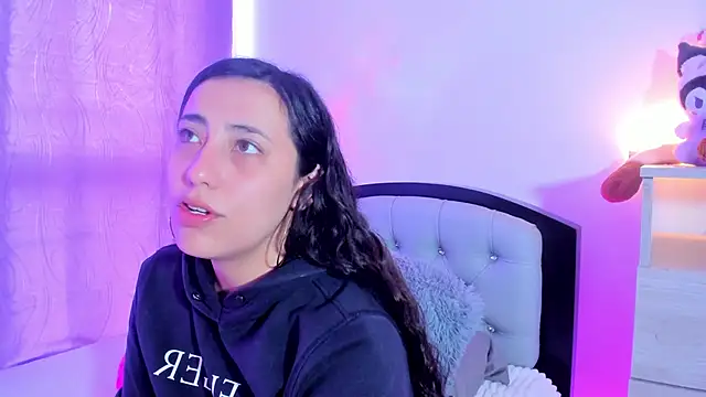 my aleja  online show from February 24, 2:27 pm