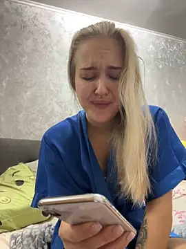 Snapshot of CandyVice chatting on October 19, 4:31 pm CandyVice online show from October 19, 4:31 pm