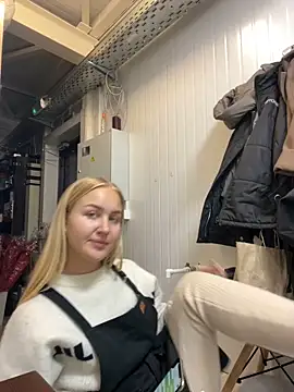 Snapshot of CandyVice chatting on September 19, 5:56 pm CandyVice online show from September 19, 5:56 pm