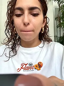 imhelena online show from January 8, 9:19 pm