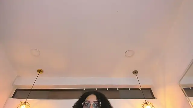 Hanna Cornee  online show from January 12, 1:38 pm