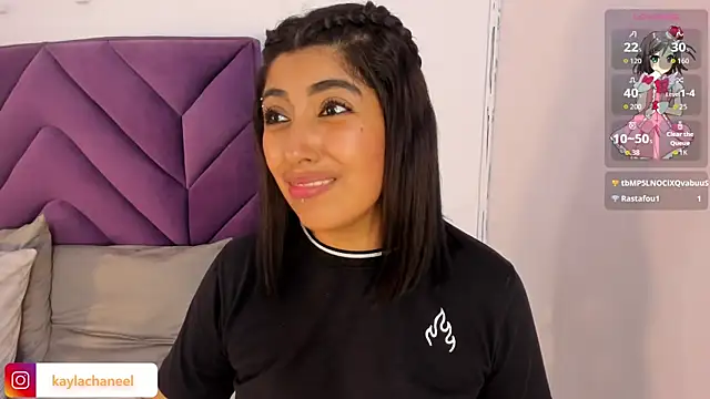 Kaylachannell online show from April 11, 3:45 am