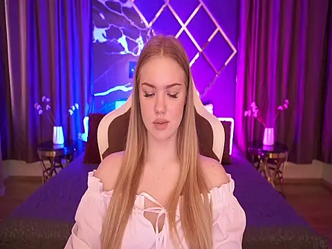 CelesteNoir online show from February 6, 9:12 am