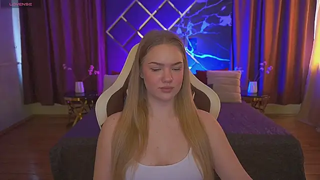 CelesteNoir online show from February 20, 8:27 am