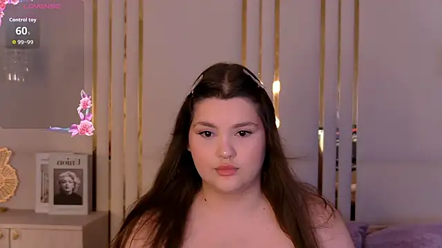 EmilyHyde online show from June 24, 8:41 pm