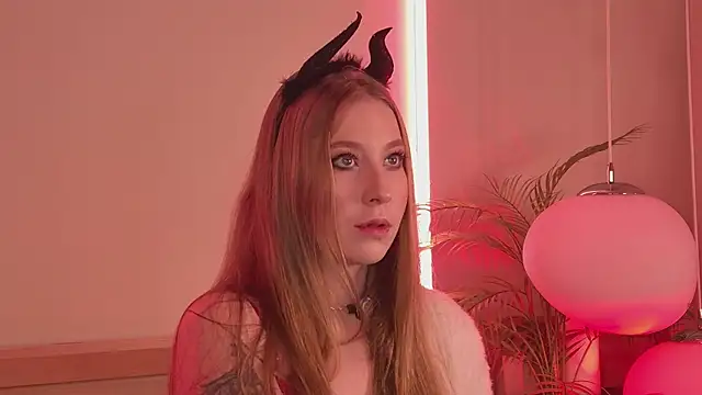 MiaEuphoria  online show from October 22, 4:50 am