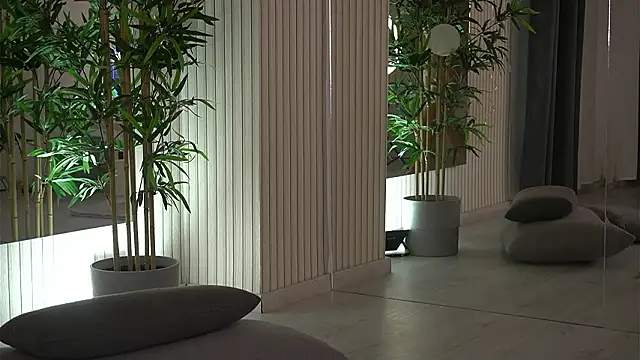 EmmaBlanco online show from February 6, 8:34 pm