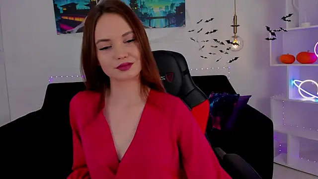 KiraHolli online show from October 28, 3:12 am