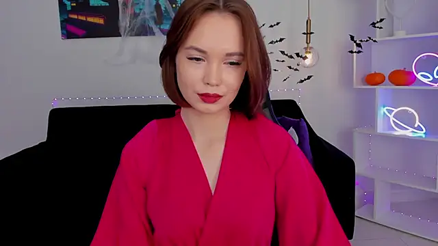 KiraHolli online show from November 2, 3:10 am