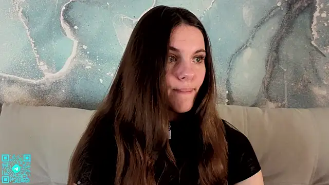 chloemilka online show from April 18, 5:15 pm