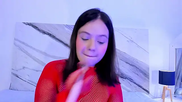 thamiina  online show from November 18, 7:15 pm