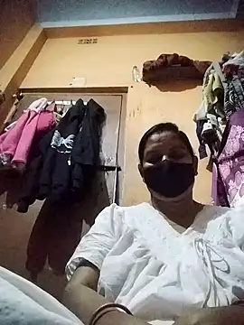 Desi couple305 online show from February 12, 7:37 pm