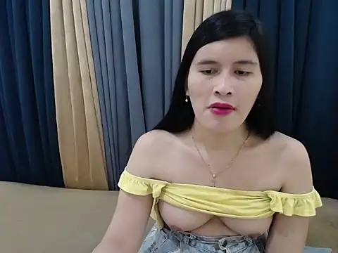 Snapshot of pinay_amaliax chatting on October 22, 12:21 pm pinay amaliax online show from October 22, 12:21 pm