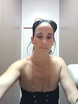 caro252 online show from May 28, 7:06 am