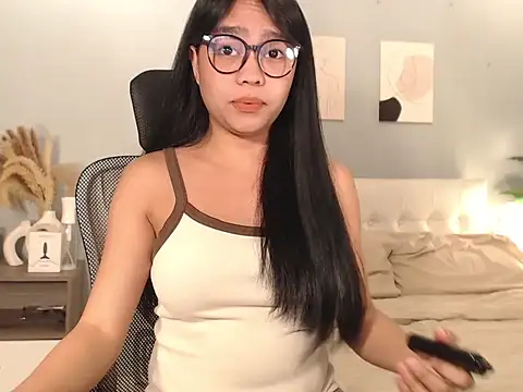 HotAsianGabby69 online show from April 13, 12:56 am