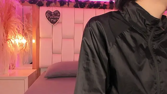 Daphne And Roger online show from February 24, 11:20 am