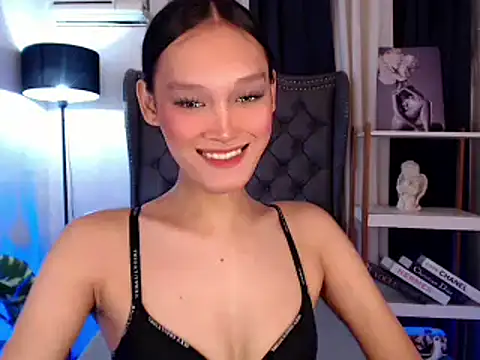 Snapshot of sensualmelody143 chatting on October 14, 1:35 pm sensualmelody143 online show from October 14, 1:35 pm