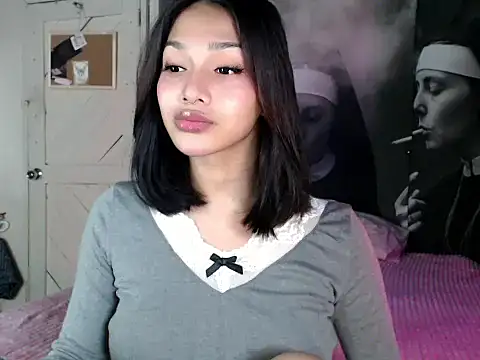 itsmekarinaaa online show from March 23, 7:20 pm