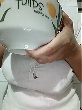 Shiny Babe online show from February 9, 6:37 am