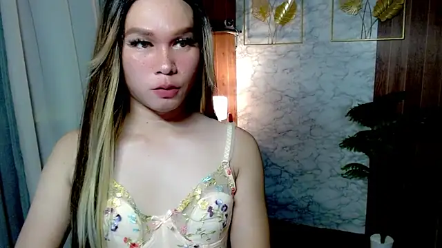 Snapshot of pinay_hugeCockxx chatting on October 22, 5:18 pm pinay hugeCockxx online show from October 22, 5:18 pm