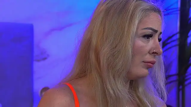 Izabellle02 online show from April 9, 3:53 am