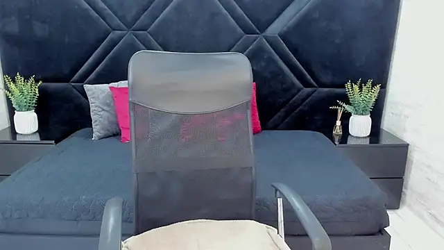 Dantzel  online show from January 14, 7:08 pm