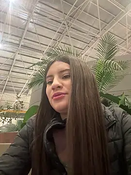 Snapshot of Isabella21_ chatting on October 22, 12:04 am Isabella21 online show from October 22, 12:04 am