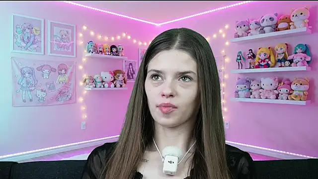 sukie spooky online show from April 14, 8:58 am