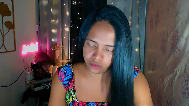 Lorainnelustts online show from February 15, 1:32 pm