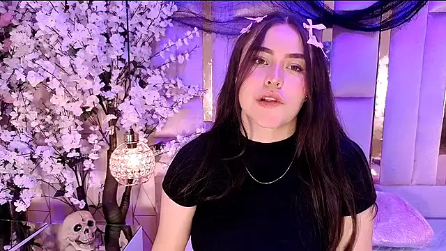 HannaCollins  online show from November 10, 2:23 pm