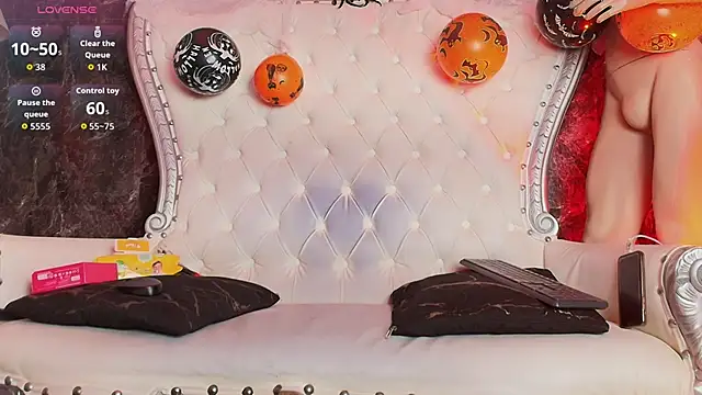 MirandaSould online show from October 30, 1:56 pm