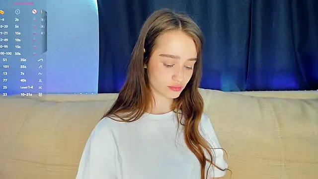 lovelyalivia online show from June 3, 8:48 am