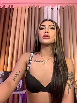 Snapshot of Megan_sativa chatting on October 8, 8:18 am Megan sativa online show from October 8, 8:18 am