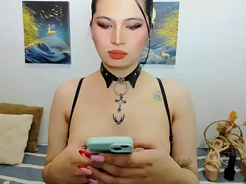 Snapshot of NaomiSmall chatting on October 23, 9:59 am NaomiSmall online show from October 23, 9:59 am