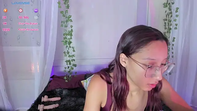 CamiGox online show from April 18, 4:37 am