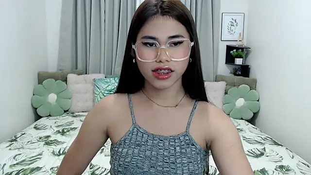 PrettyBlythes TS online show from December 15, 6:18 am