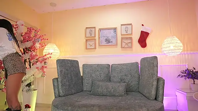 NicoleCrawft online show from December 3, 7:27 pm