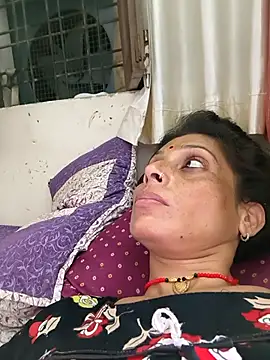 ISHANI-SINGH online show from September 9, 1:33 pm